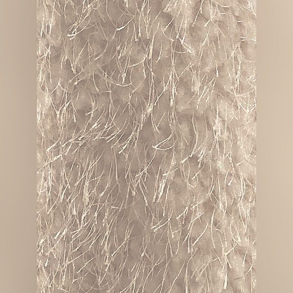 Betsey Johnson Faux Fur Off White Vest .Front Hook Eye Close and Pockets. Size M - Picture 13 of 13